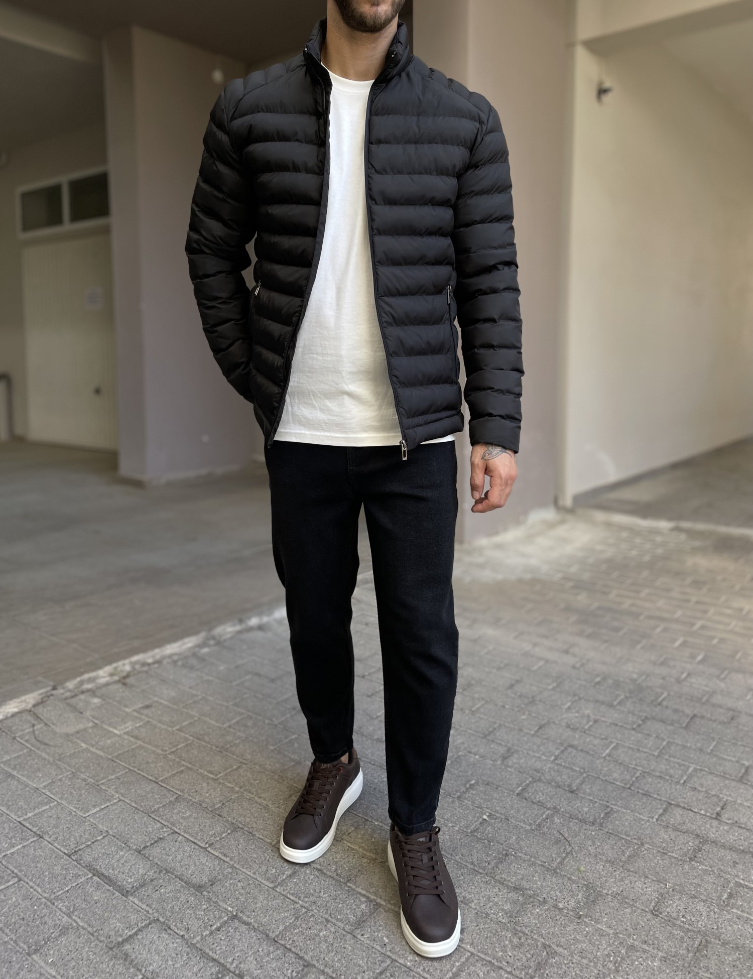 Ανδρικό μαύρο καπιτονέ μπουφάν D3078 φωτογραφία